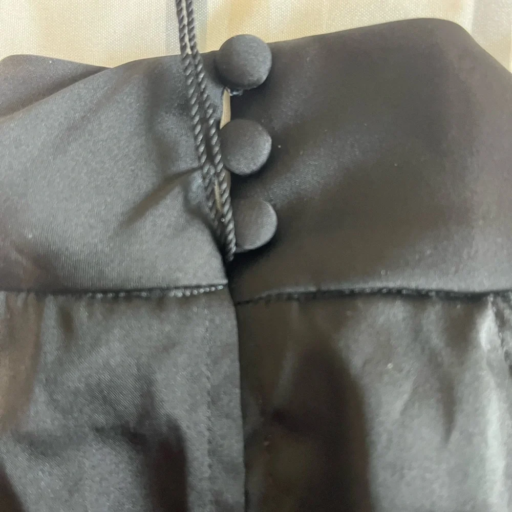 Guess ‘Aria’ Black Satin Mock Neck Top, NWT - Picture 5 of 5